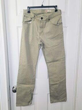 Wrangler Men's Straight-Leg Jeans in Khaki
